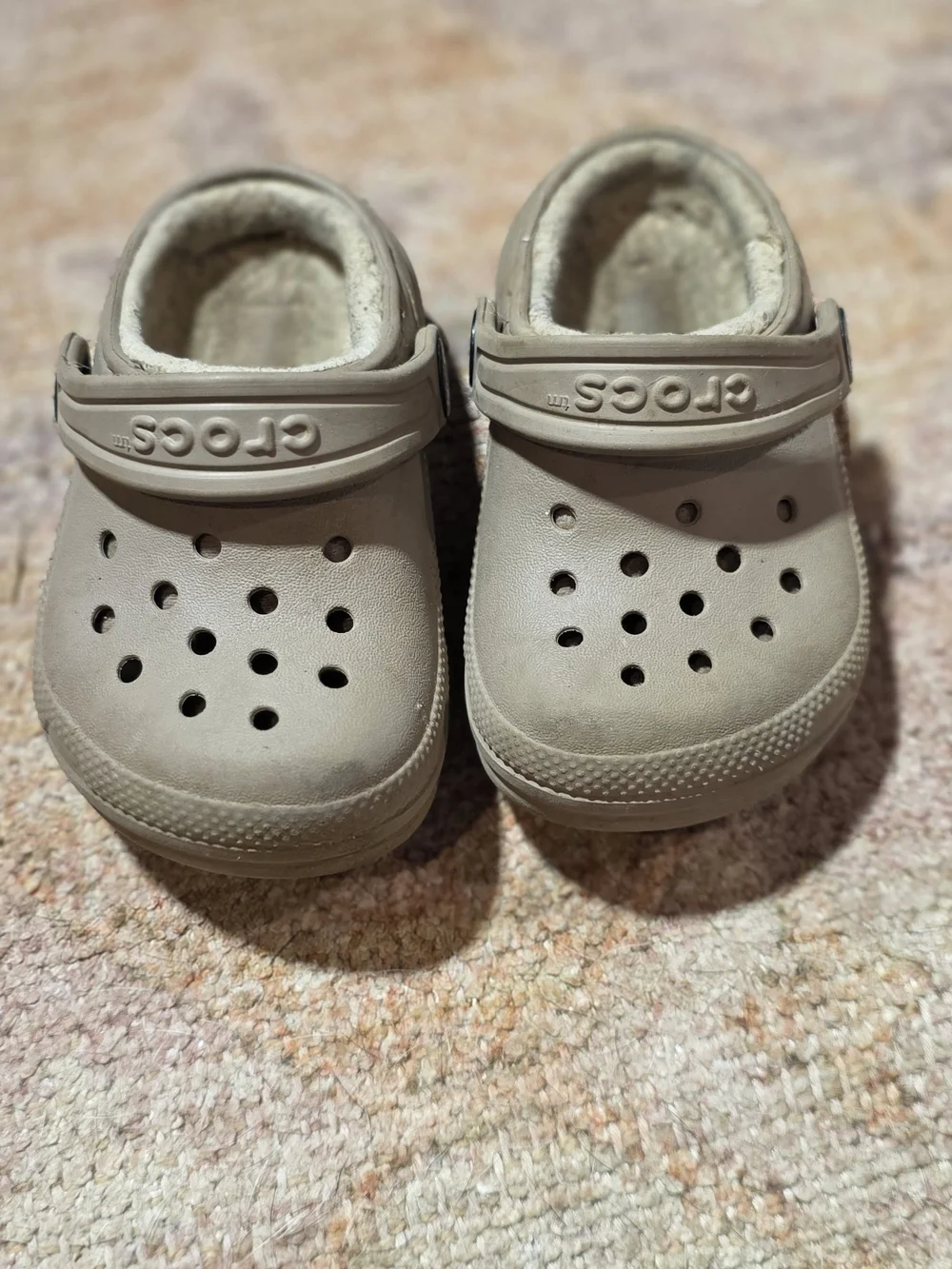 Crocs Lined -taupe size 4c